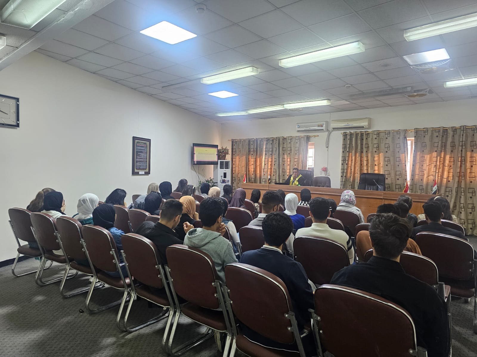 وحدة الارشاد النفسي والتوجيه التربوي محاضرة بعنوان ” ظاهرة تعاطي المخدرات والمؤثرات العقلية في المجتمع العراقي