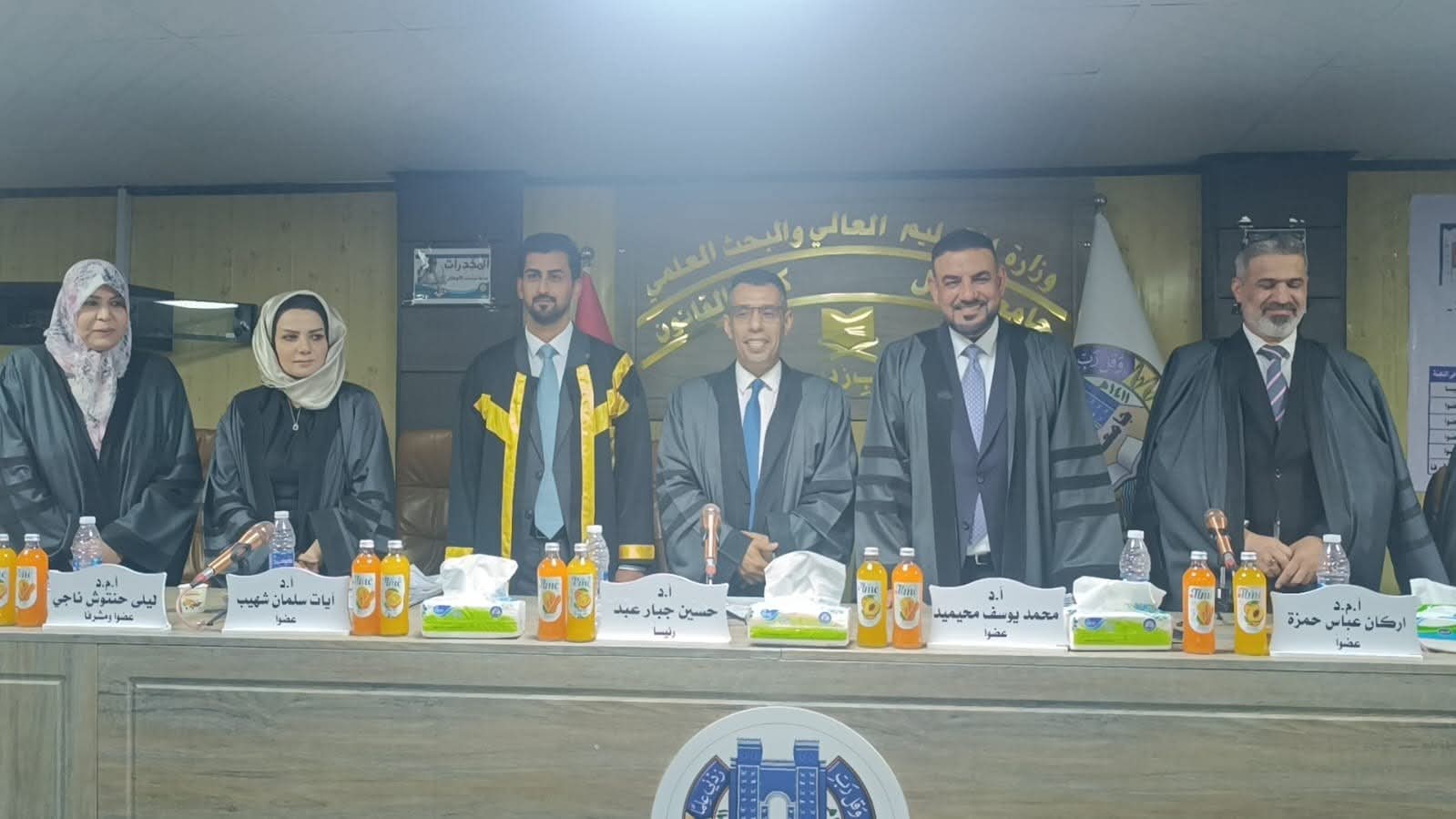 تدريسي من الحقوق النهرين يشترك بمناقشة اطروحة الدكتوراه في جامعة بابل