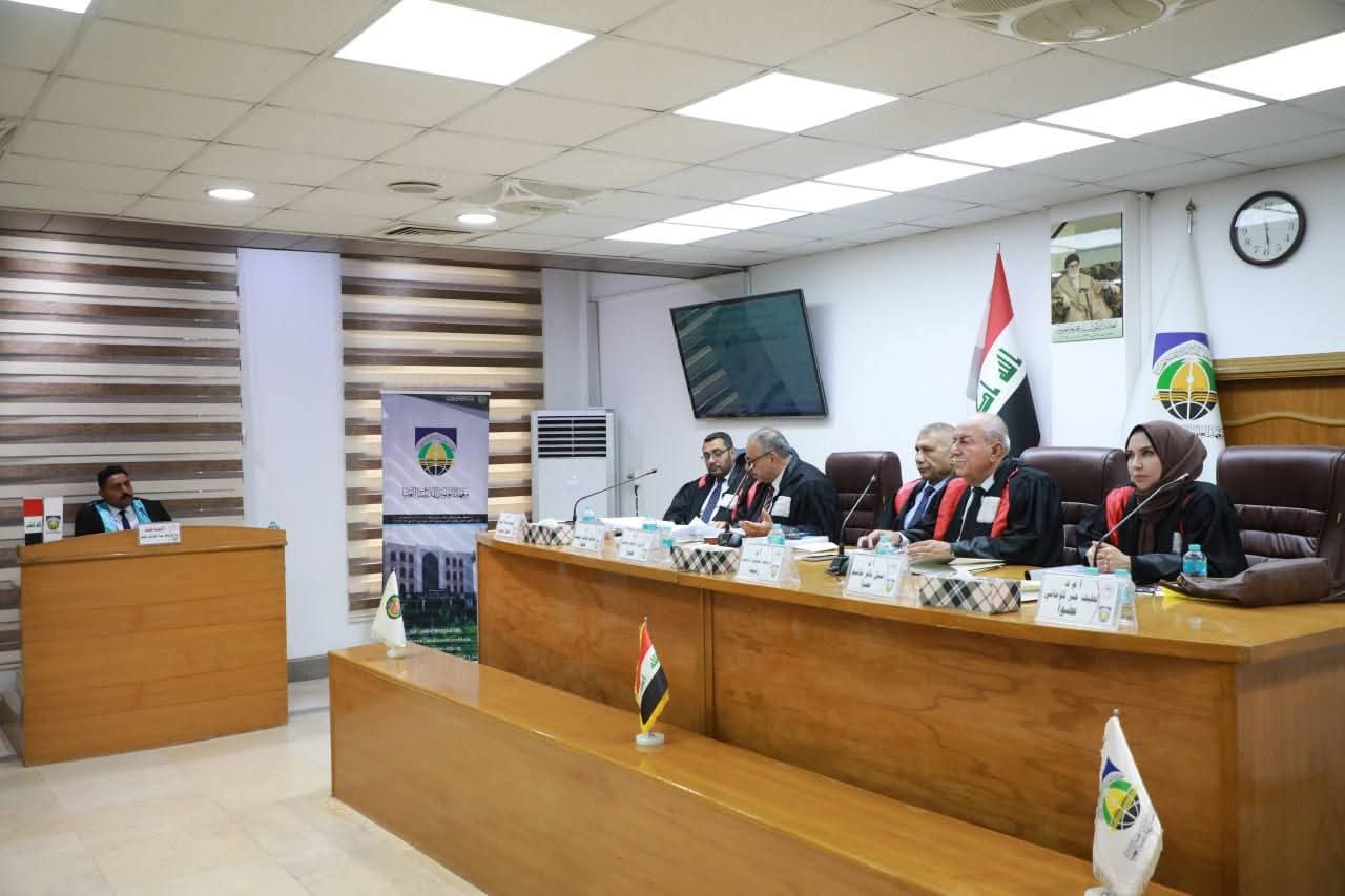 تدريسي من الحقوق النهرين يشترك بمناقشة اطروحة دكتوراه في النجف الاشرف
